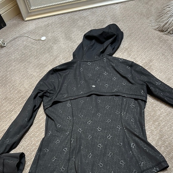 Lululemon Athletica Gray Patterned Jacket - Picture 4 of 5